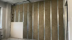 Ako odhlučniť steny a aké materiály na to uprednostniť?